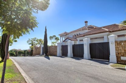 Villa in Los Flamingos, Benahavis resmi