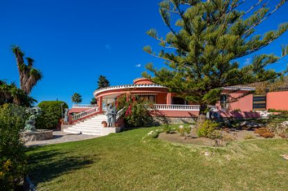 Villa in Estepona West, Estepona resmi