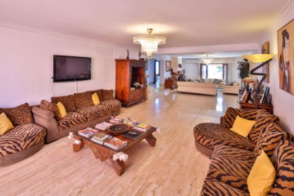 Villa in Estepona West, Estepona resmi