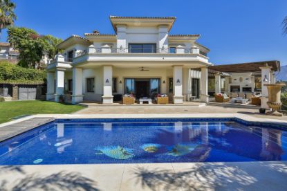 Villa in Los Arqueros, Benahavis resmi