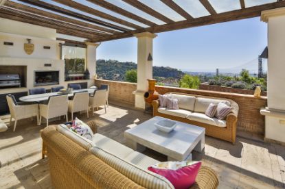 Villa in Los Arqueros, Benahavis resmi