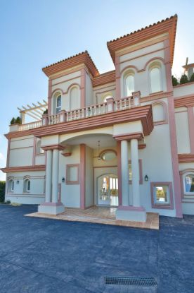 Villa in Los Flamingos Golf, Benahavis resmi