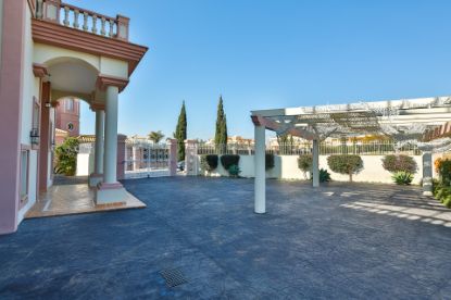 Villa in Los Flamingos Golf, Benahavis resmi